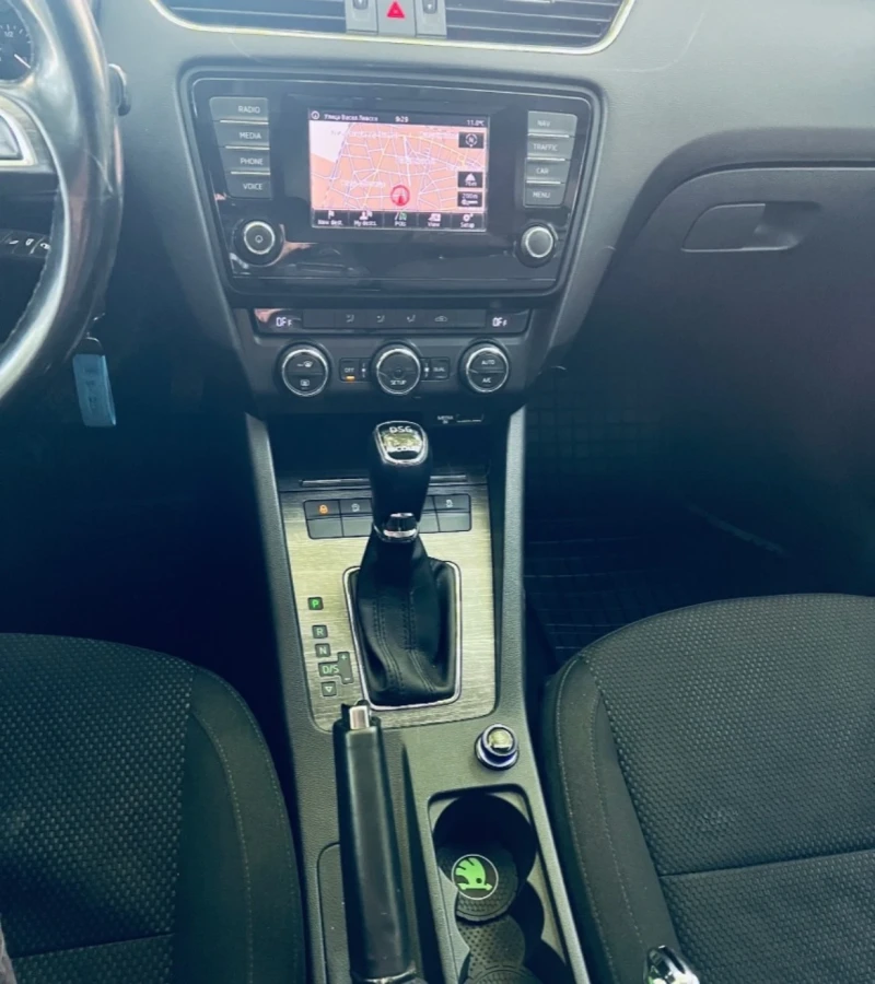 Skoda Octavia SCOUT, снимка 5 - Автомобили и джипове - 52603874