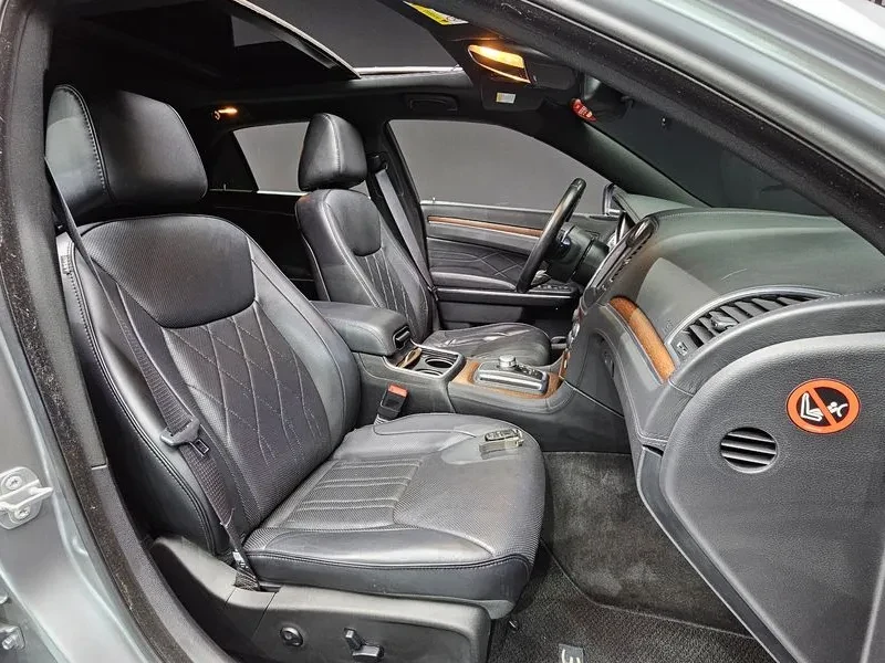 Chrysler 300c 3.6, снимка 10 - Автомобили и джипове - 54326103