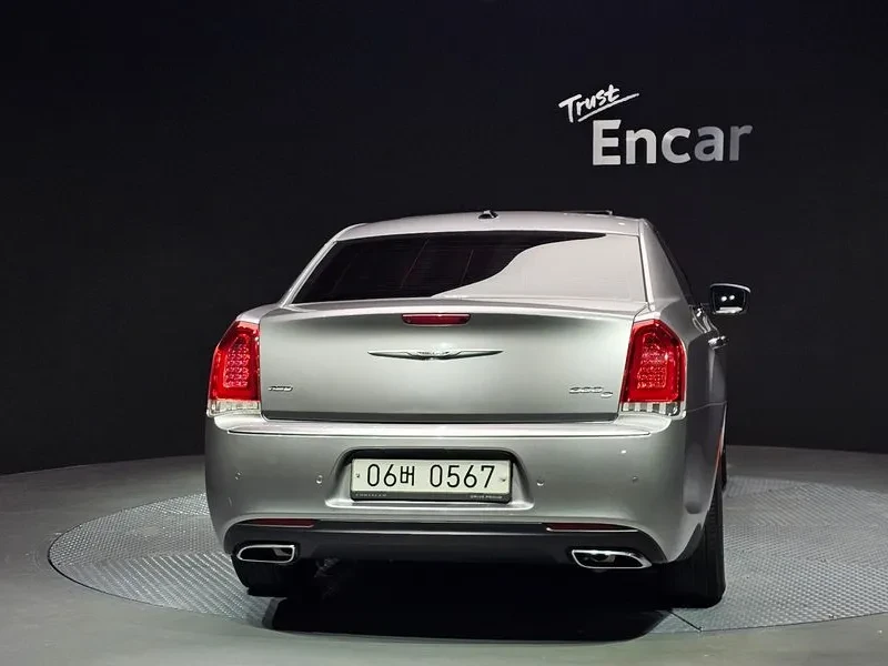 Chrysler 300c 3.6, снимка 4 - Автомобили и джипове - 54326103