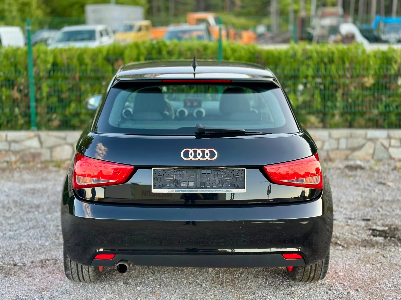 Audi A1  1.6 TDI S-LINE - изображение 5