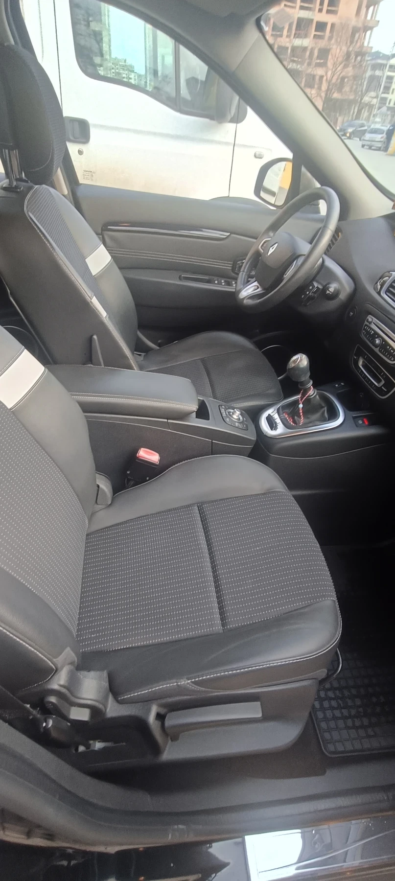 Renault Scenic  - изображение 10