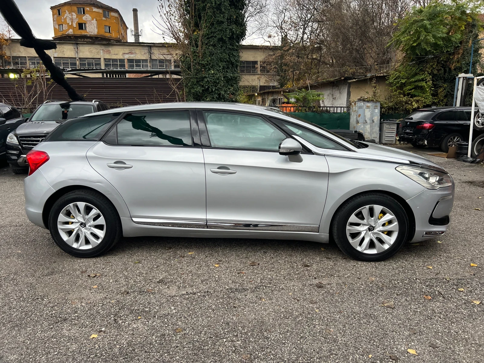 Citroen DS5 1.6 e - Hdi Автоматик задна камера - изображение 4