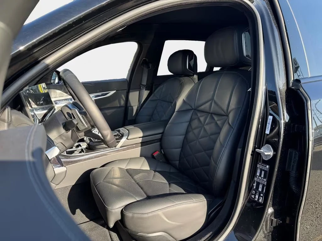 BMW 740 d/xDrive/286HP/M-SPORT/PANO/B&W/HUD/360/MEMO/861g - изображение 7