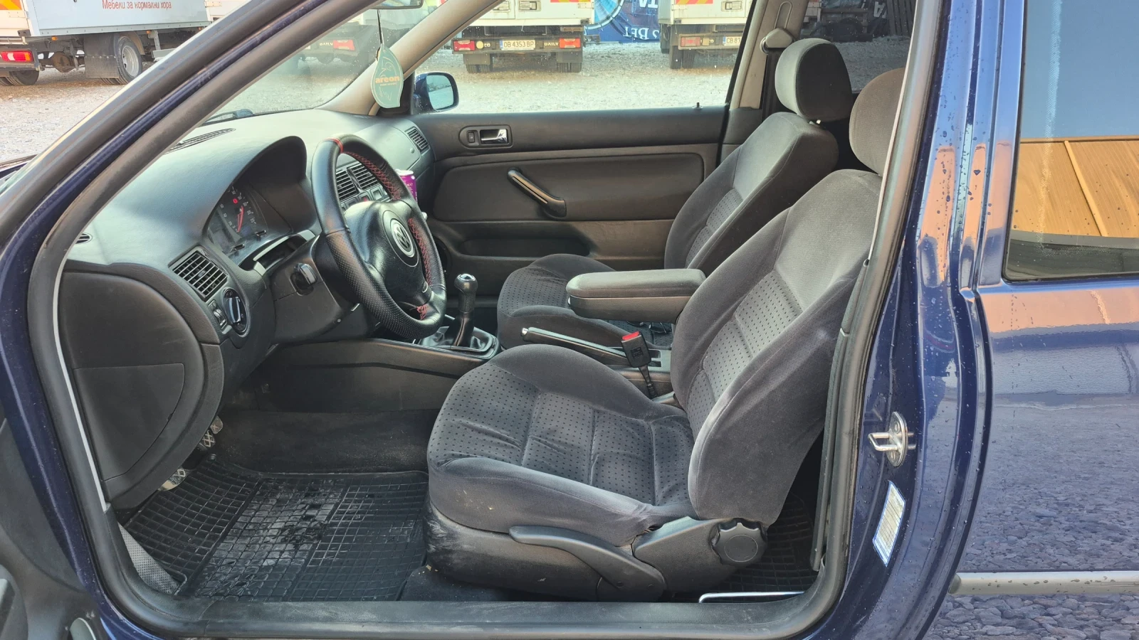 VW Golf 1.9 TDI/Климатроник 110* * * , снимка 12 - Автомобили и джипове - 53801706