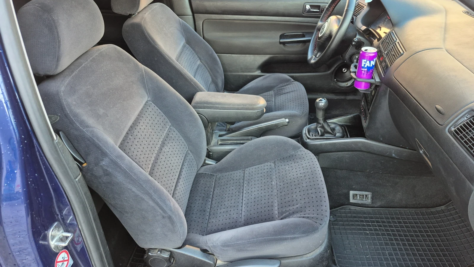 VW Golf 1.9 TDI/Климатроник 110* * * , снимка 9 - Автомобили и джипове - 53801706