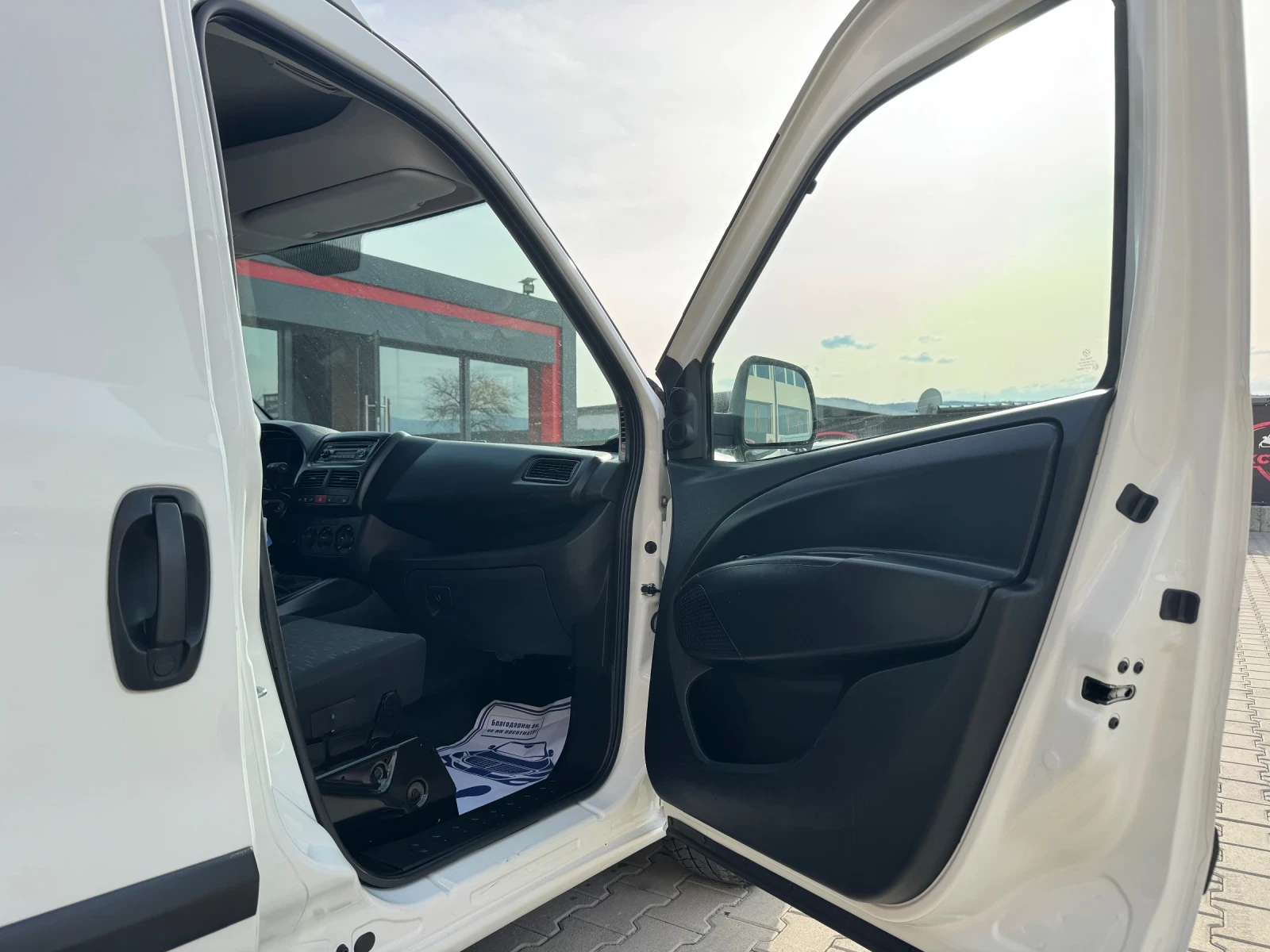 Opel Combo 1.6CDTI XL MAXI SERVIZ, снимка 14 - Автомобили и джипове - 54020382