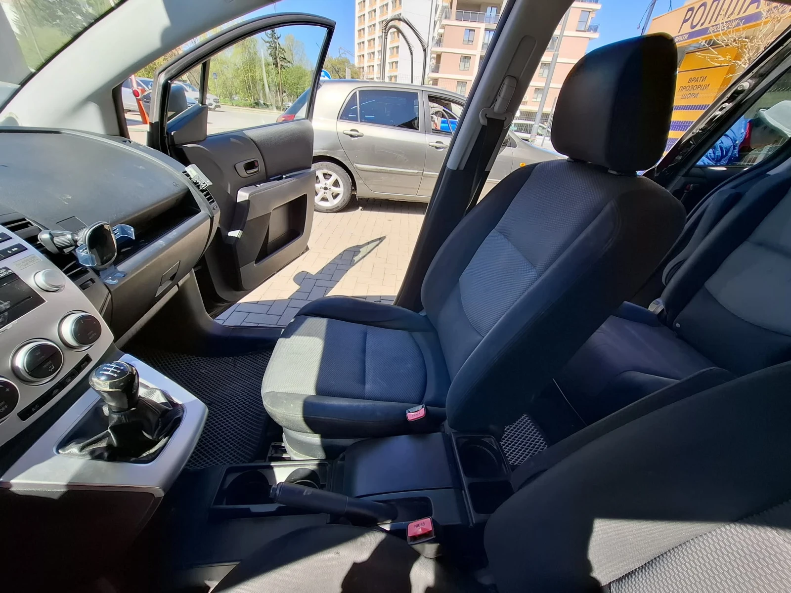 Mazda 5, снимка 13 - Автомобили и джипове - 54232891