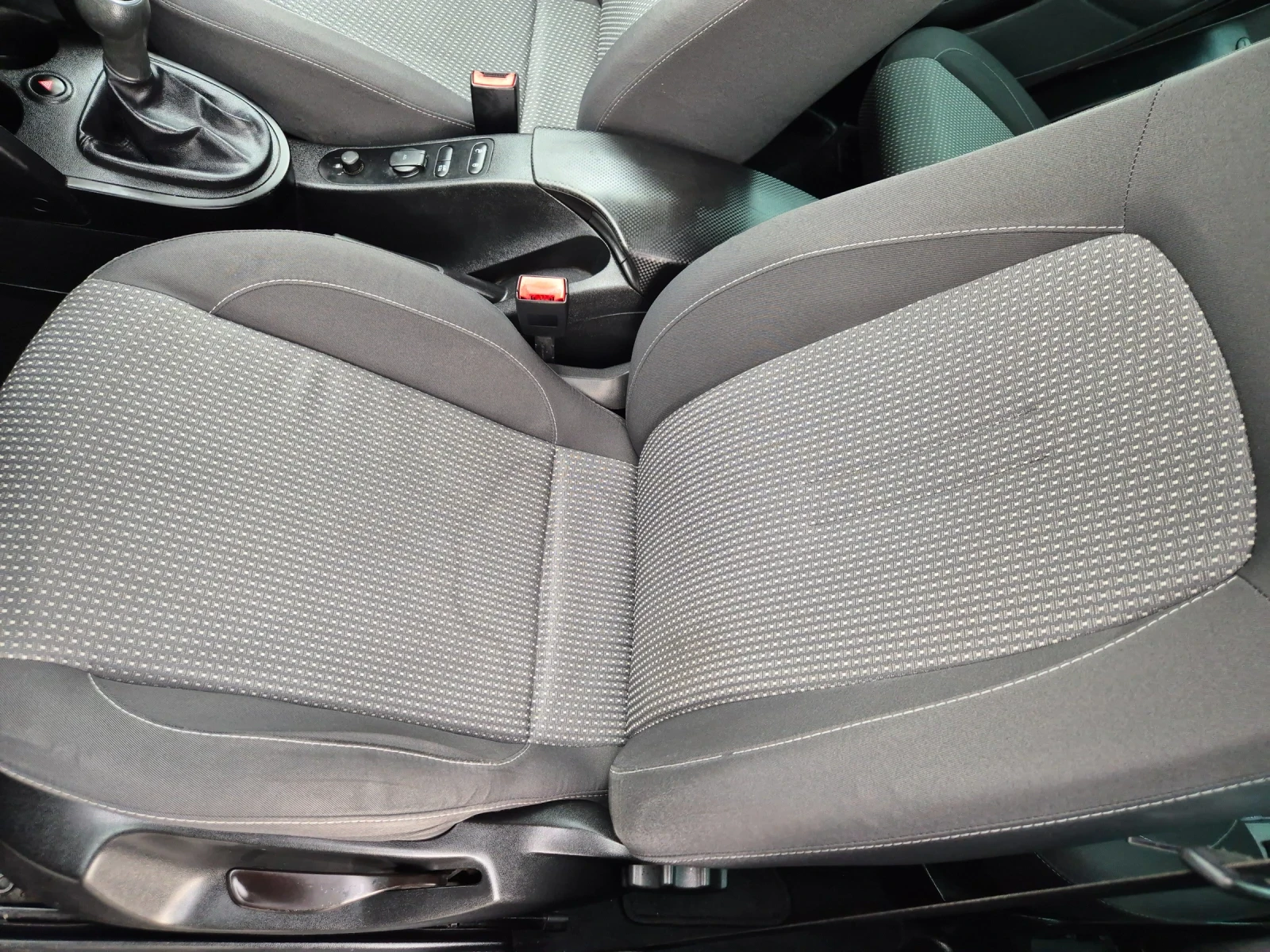 Seat Altea ФЕЙСЛИФТ 1.9TDI , снимка 7 - Автомобили и джипове - 54371504