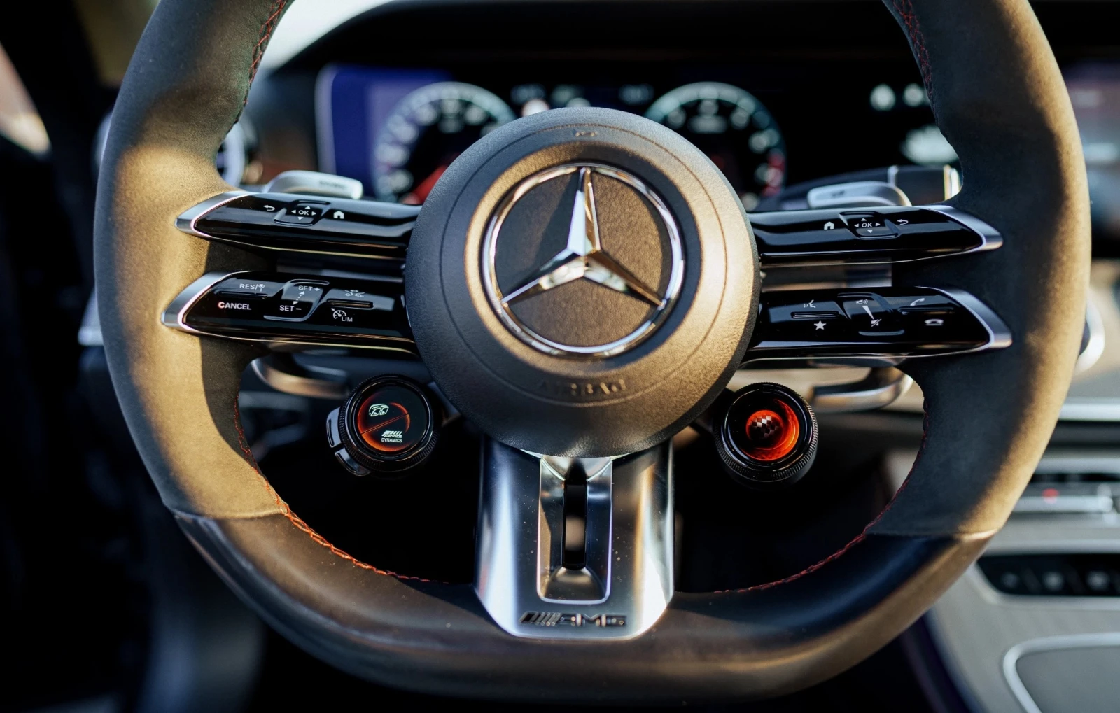 Mercedes-Benz E 53 AMG 4Matic+ , снимка 9 - Автомобили и джипове - 55829532