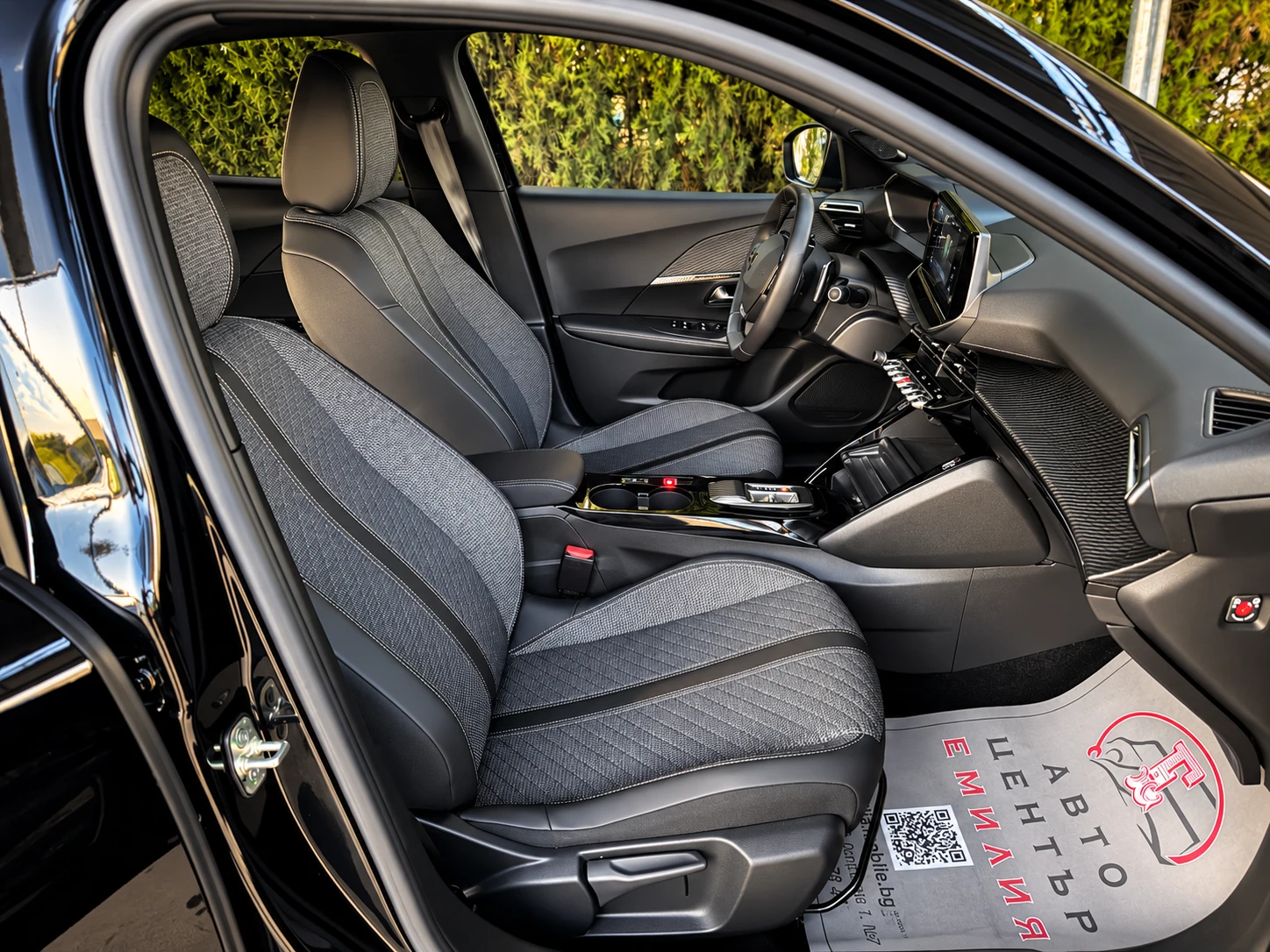 Peugeot 2008 1.2 PURETECH 130 EAT8 AUTOMATIC, снимка 10 - Автомобили и джипове - 56314050