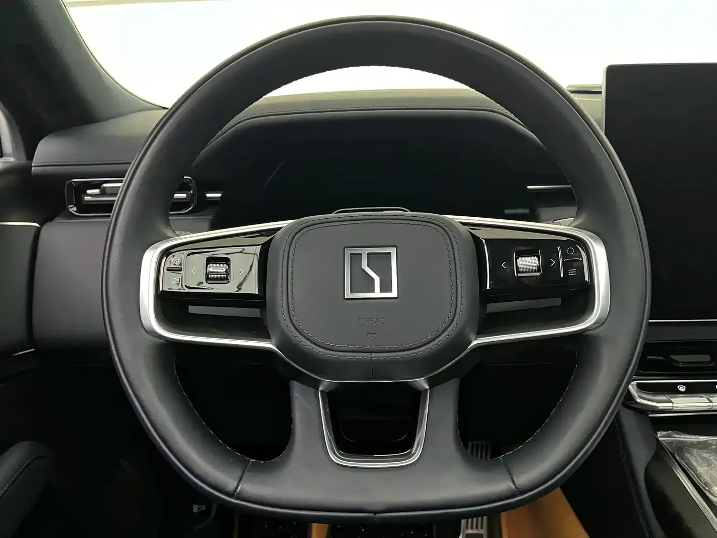 Zeekr 9X Max Edition 55 kWh, снимка 11 - Автомобили и джипове - 56361663
