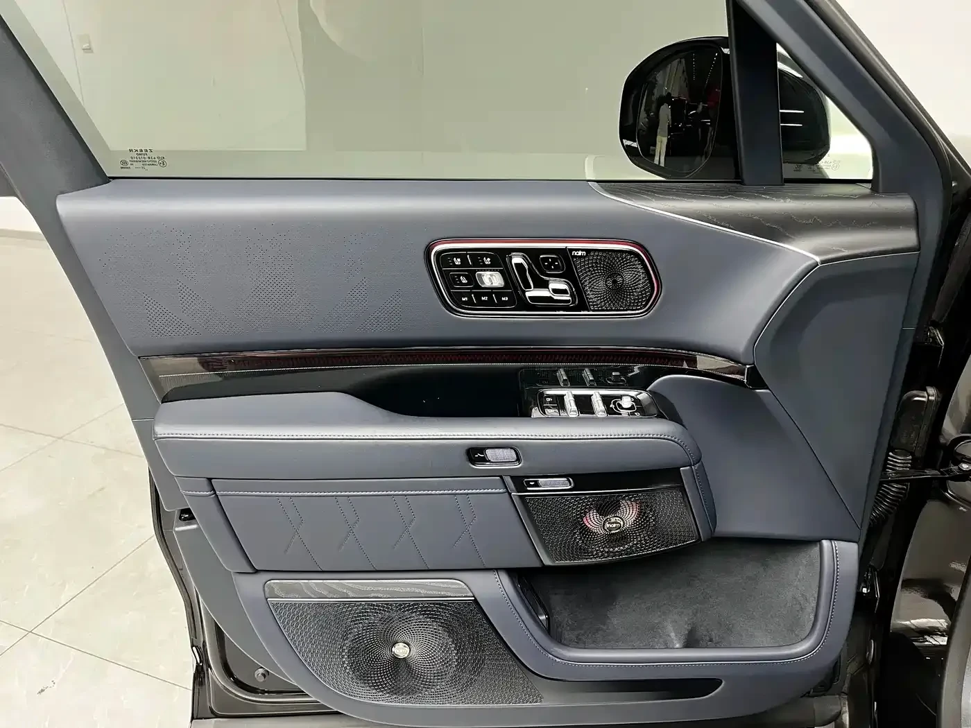 Zeekr 9X Max Edition 55 kWh, снимка 6 - Автомобили и джипове - 56361663
