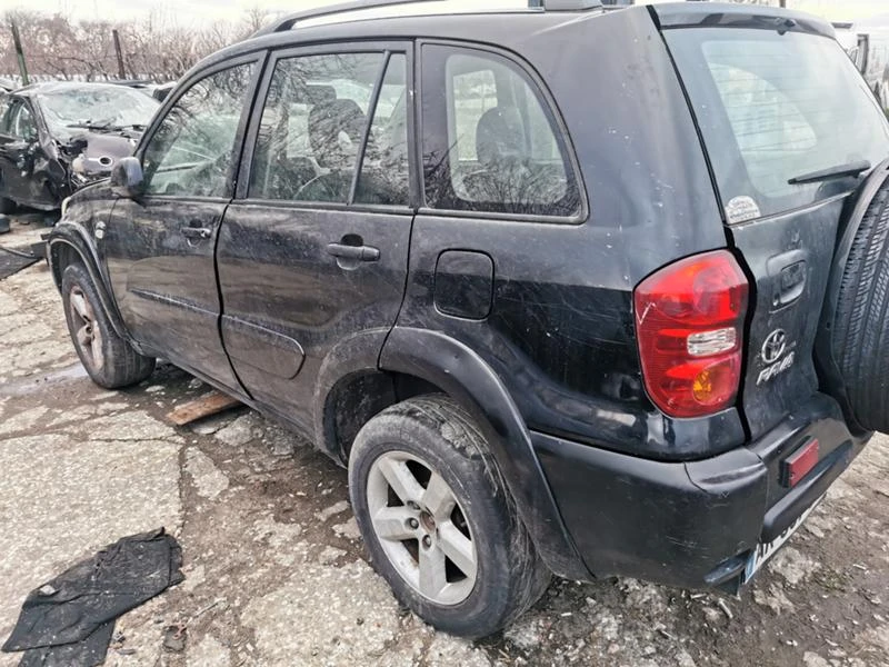 Toyota Rav4 2.0 d4d-2 бр., снимка 3 - Автомобили и джипове - 18780025