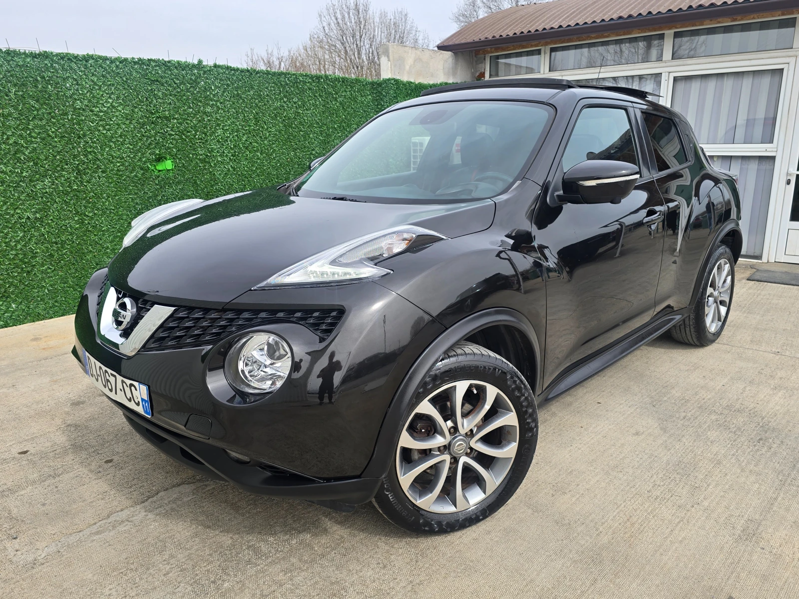 Nissan Juke ПАНОРАМА * 360 камери* Подгрев * Коженсалон  | Mobile.bg — изображение 1