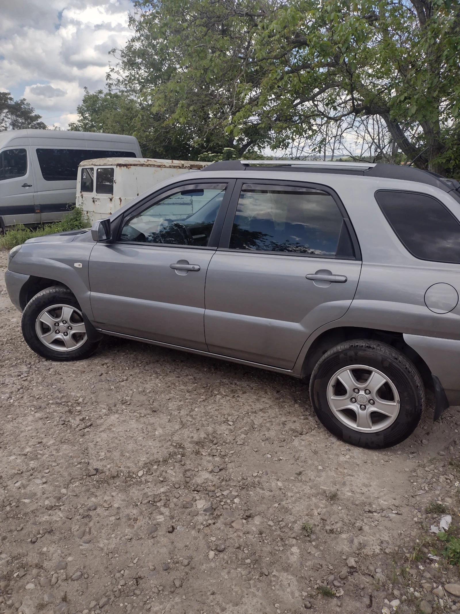 Kia Sportage 2.0 - изображение 5