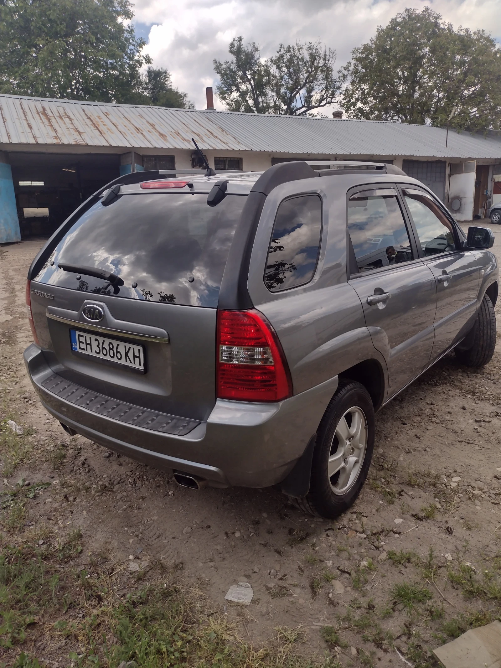Kia Sportage 2.0 - изображение 3