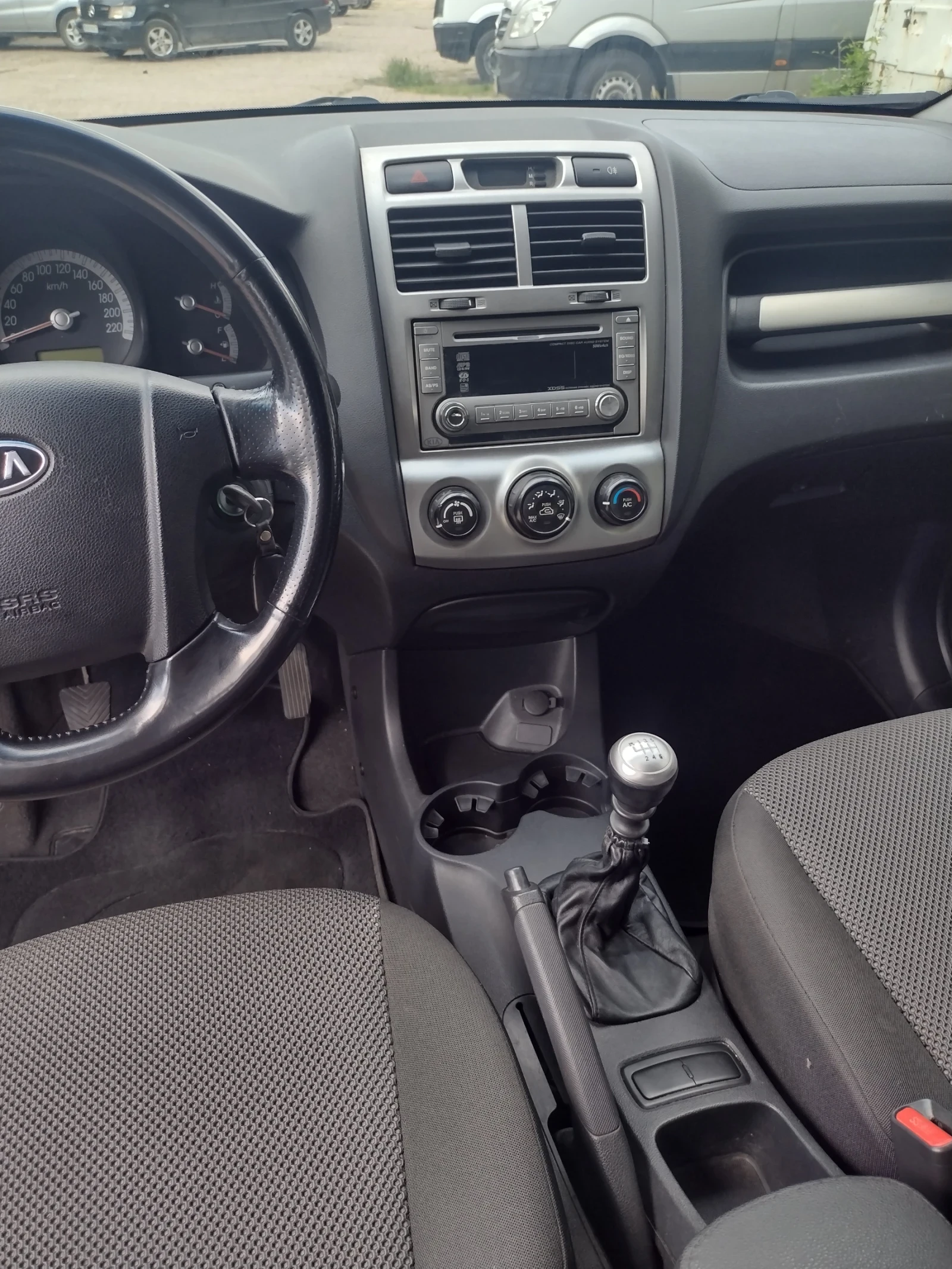 Kia Sportage 2.0 - изображение 9