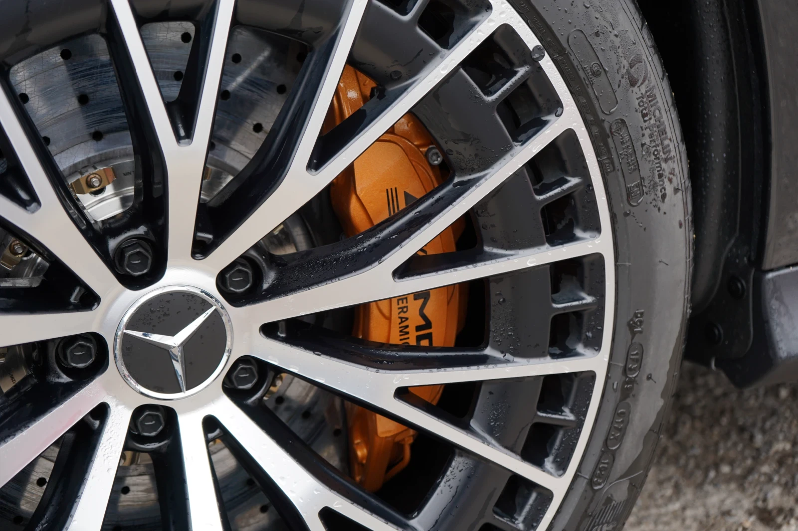 Mercedes-Benz GLC 63 AMG S* E PERFORMANCE* 4M* CERAMIC* , снимка 16 - Автомобили и джипове - 54029035