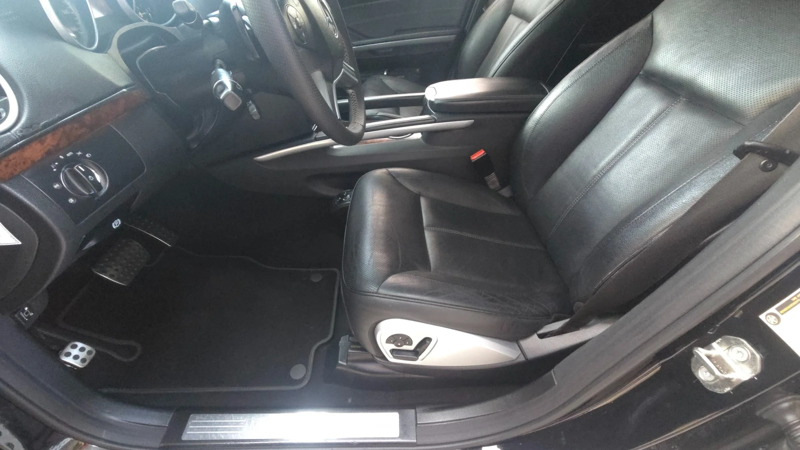Mercedes-Benz GL 550 INSTAGRAM: MERCEDESGL550AMG, снимка 9 - Автомобили и джипове - 55179278