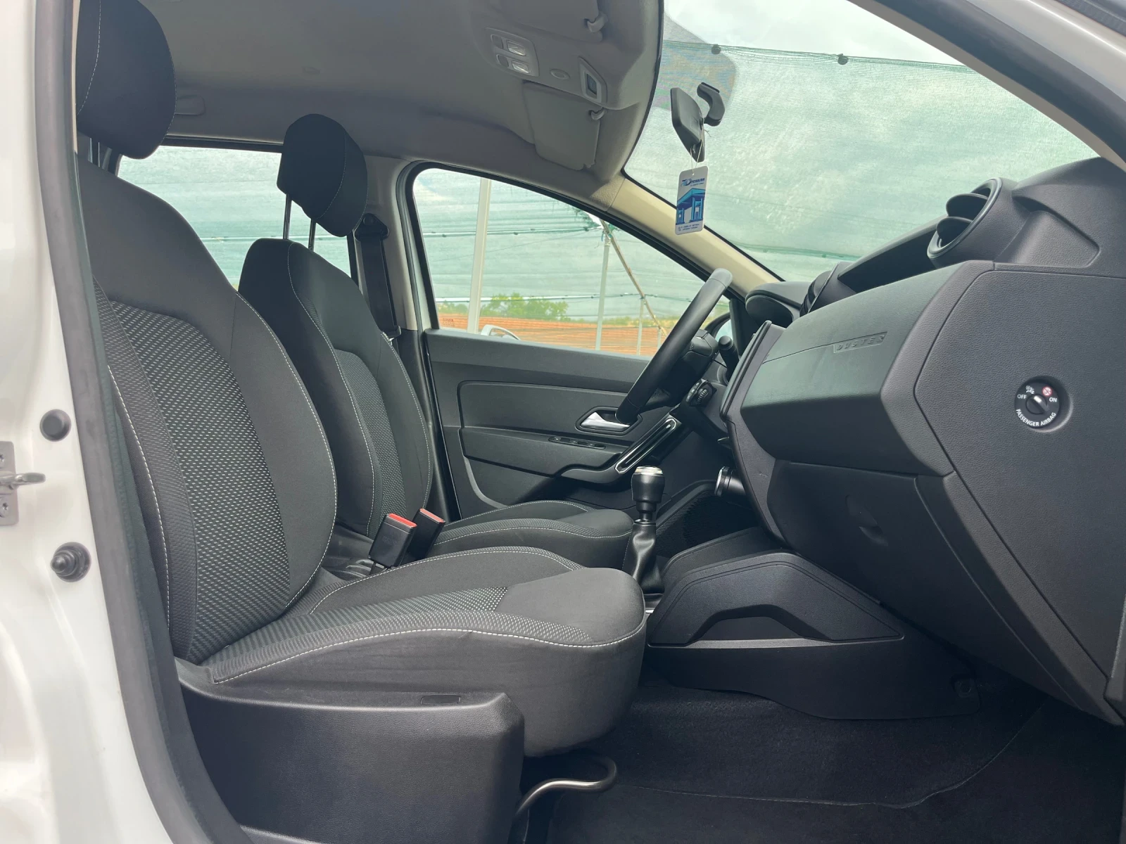Dacia Duster 1.5DCI 4x4, снимка 14 - Автомобили и джипове - 55343688