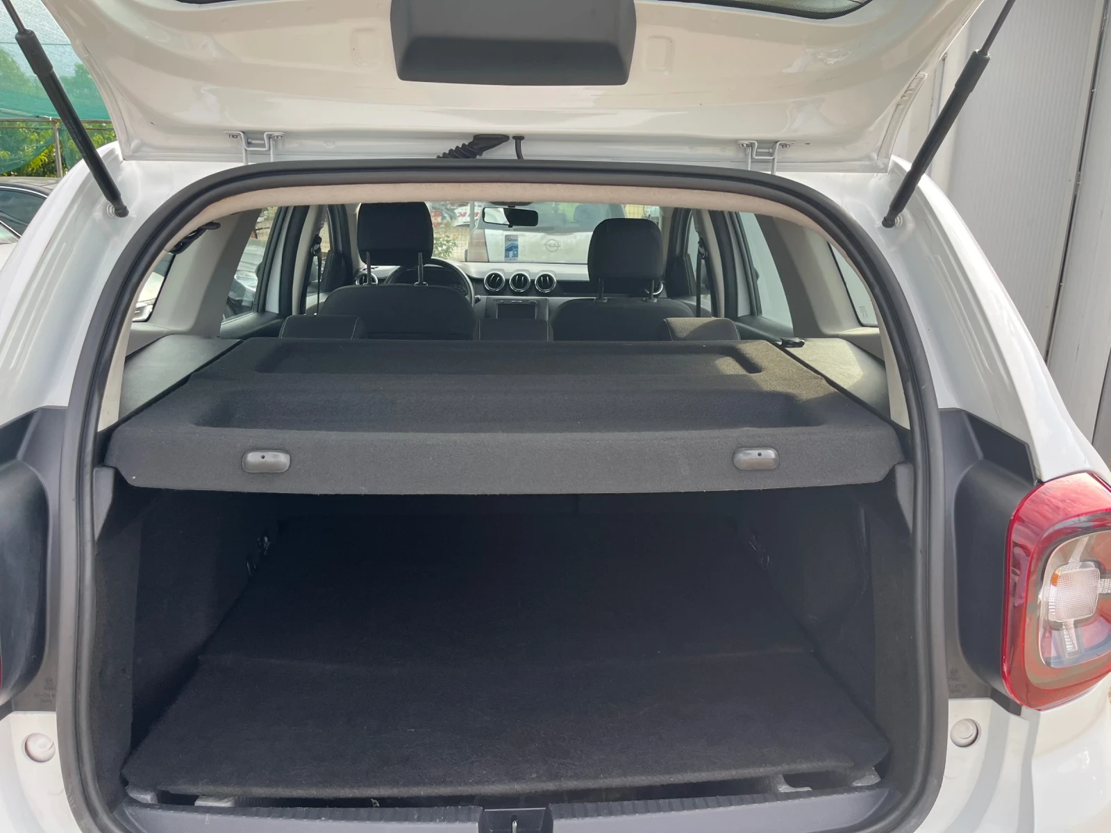 Dacia Duster 1.5DCI 4x4, снимка 16 - Автомобили и джипове - 55343688