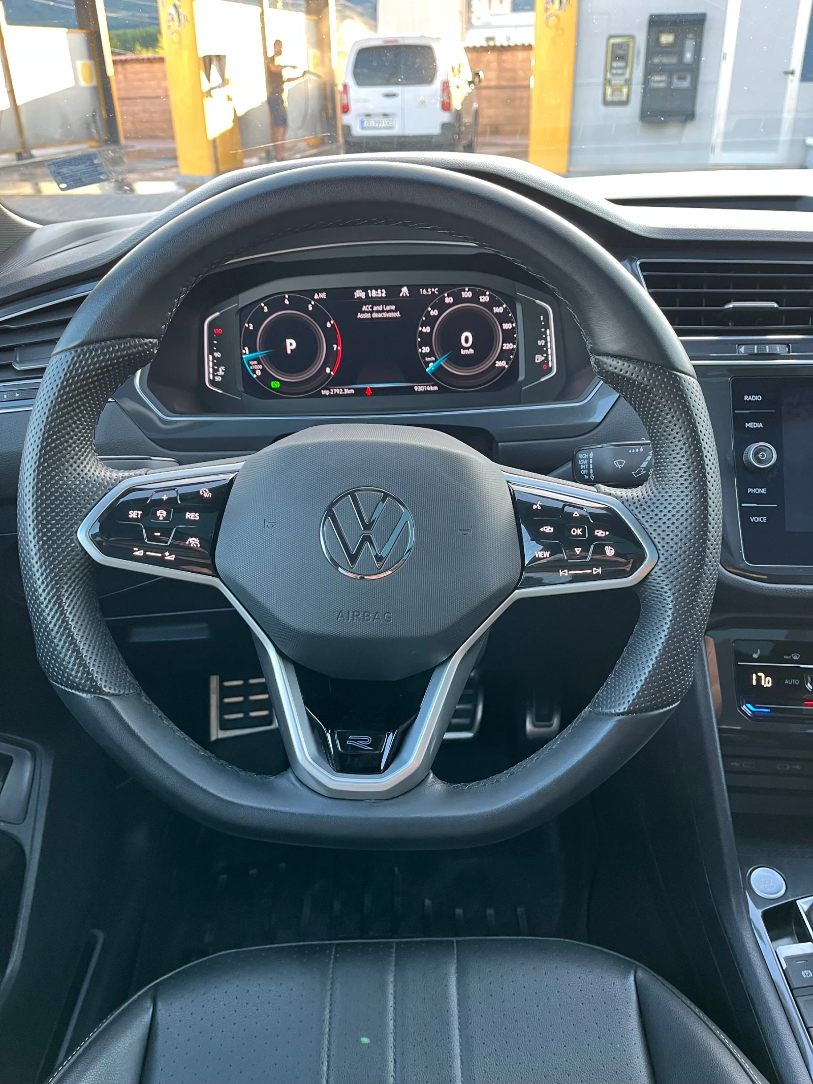 VW Tiguan R-Line Black Edition, снимка 4 - Автомобили и джипове - 56060908
