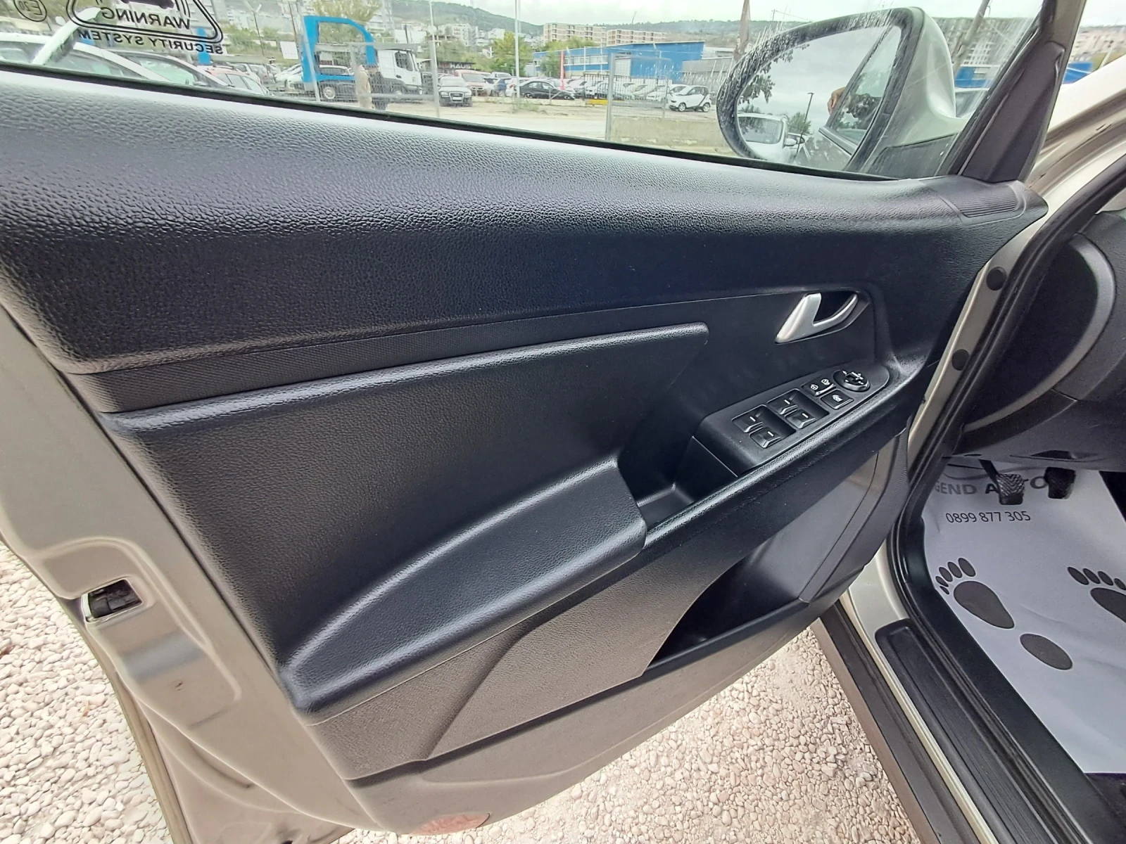 Kia Sportage 1.6i ИТАЛИЯ НАВИГАЦИЯ КАМЕРА ПАРКТРОНИК, снимка 12 - Автомобили и джипове - 56248211