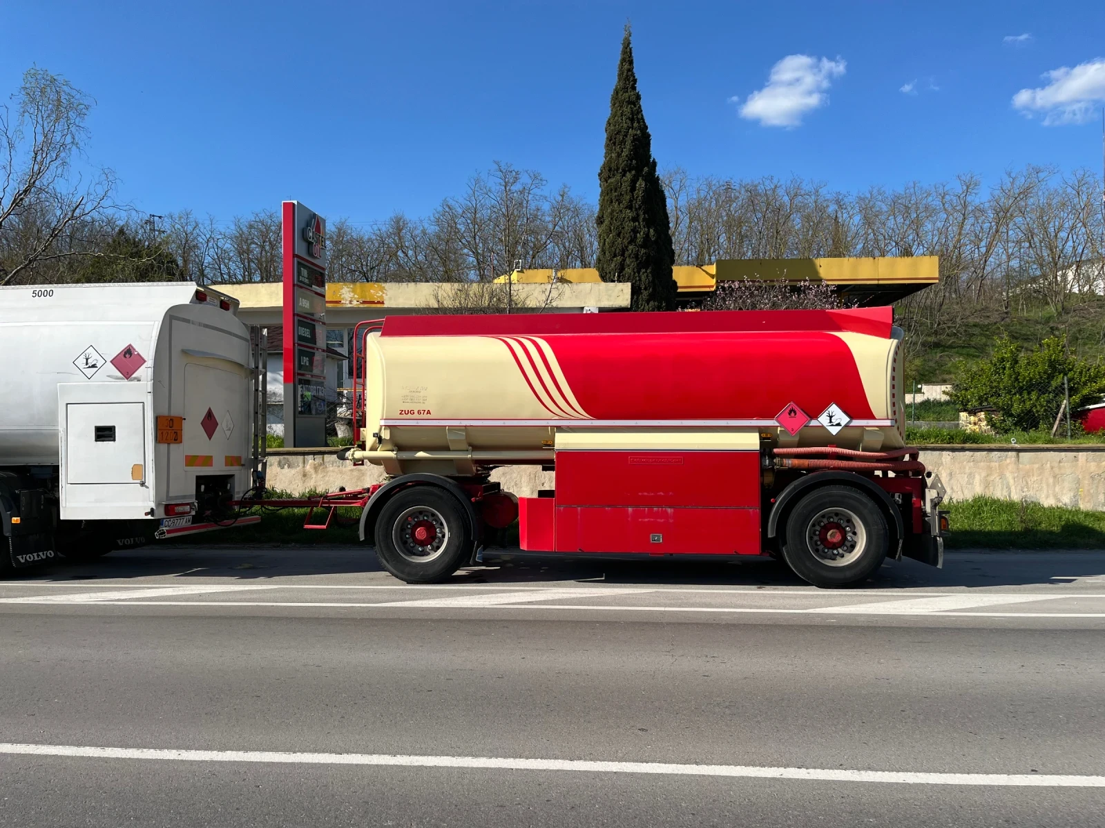 Volvo Fh цистерна за бензин и дизел, снимка 3 - Камиони - 54503190