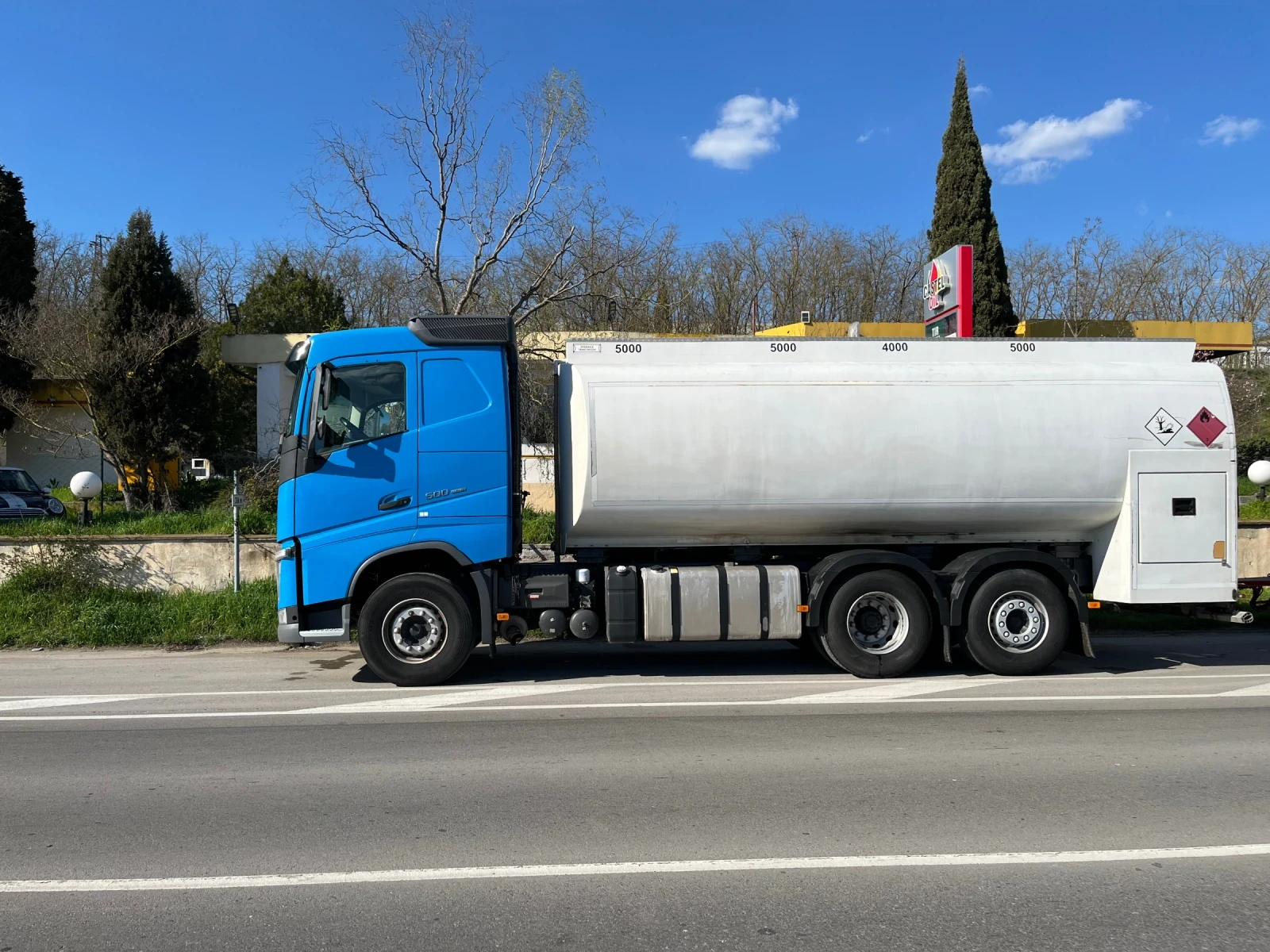 Volvo Fh цистерна за бензин и дизел, снимка 4 - Камиони - 54503190