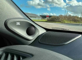 Toyota Yaris Executive Style JBL Head-Up Display, снимка 10