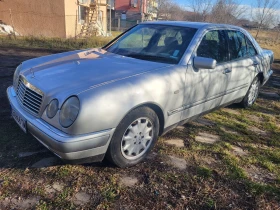 Mercedes-Benz E 200 Колата е в оригинално състояние само за ценители , снимка 2