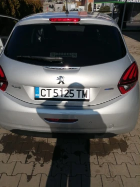 Peugeot 208 1.2, снимка 8