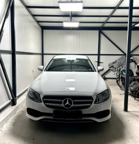Обява за продажба на Mercedes-Benz E 200 4Matic Germany 70хил.км ~55 999 лв. - изображение 1