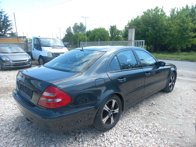 Mercedes-Benz E 200 Бензин, снимка 4 - Автомобили и джипове - 45701360