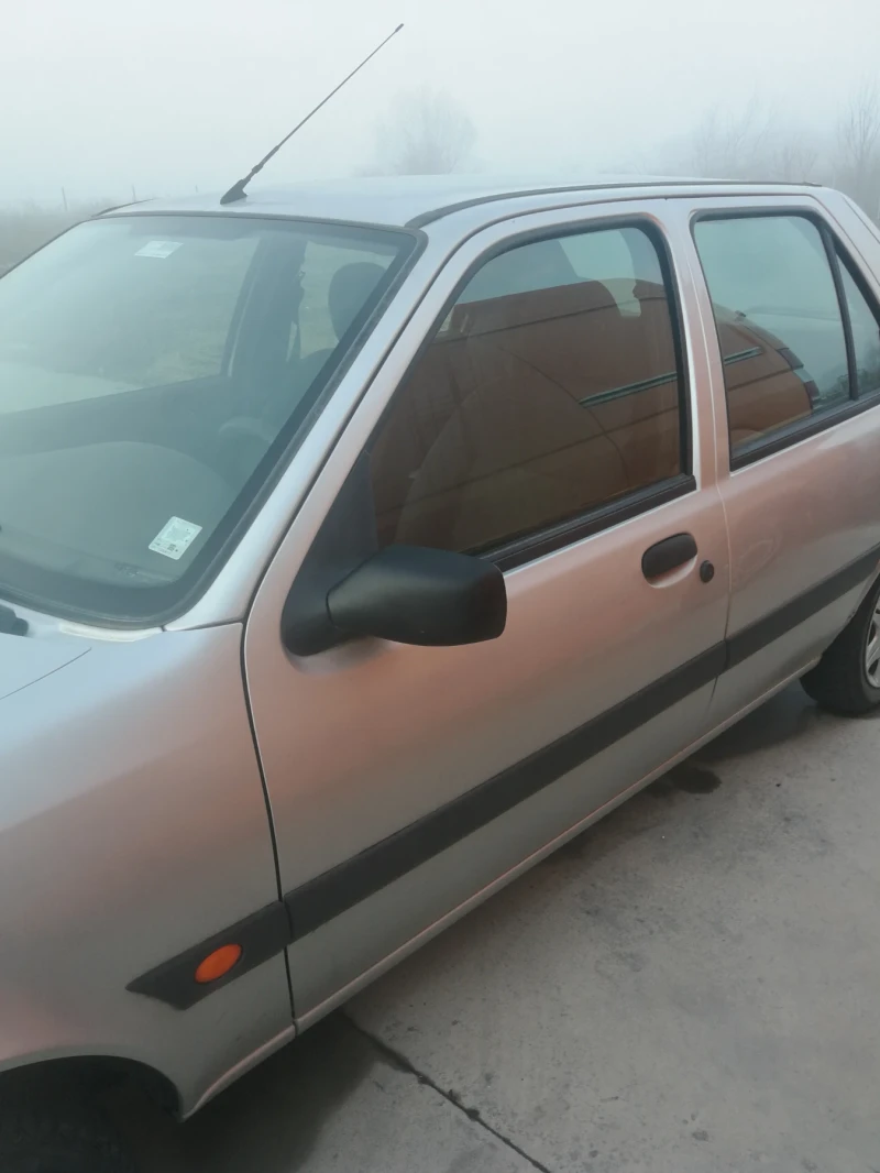 Ford Fiesta 1.3, снимка 4 - Автомобили и джипове - 48323328