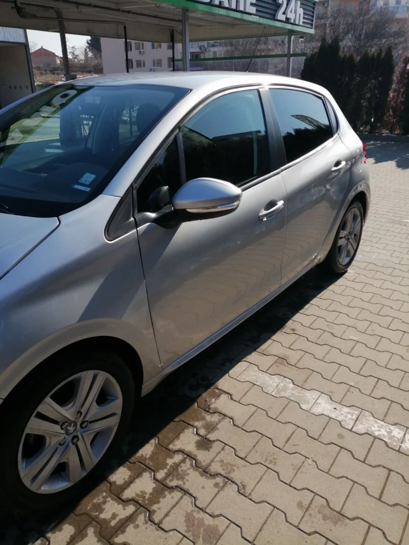 Peugeot 208 1.2, снимка 7 - Автомобили и джипове - 49268702