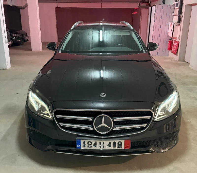 Mercedes-Benz E 220 2017 г. 4MATIC 9G-Tronic 194 к.с. Distronic Plus, снимка 11 - Автомобили и джипове - 49531954