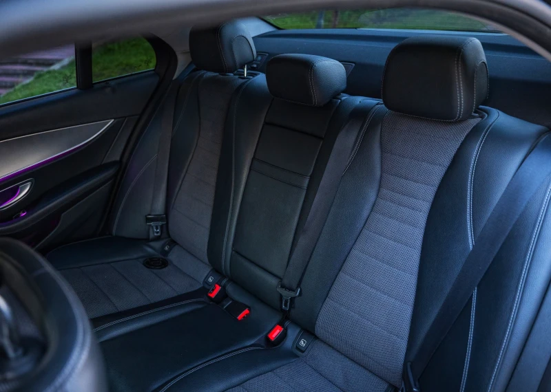 Mercedes-Benz E 200, снимка 17 - Автомобили и джипове - 52640188