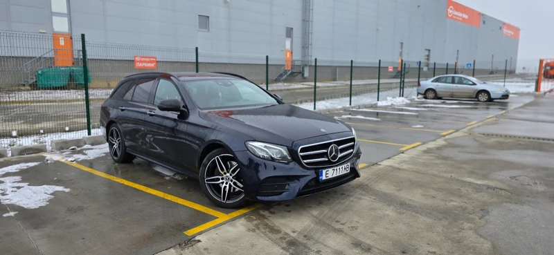 Mercedes-Benz E 220 AMG SHADOW LINE 360 HEAD UP BURMASTER, снимка 2 - Автомобили и джипове - 52275248