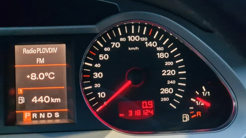 Audi A6 S-Line 3.0 TDI Quattro/ КАМЕРА / KEYLESS / BIXENON, снимка 6 - Автомобили и джипове - 52968882