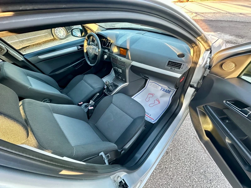Opel Astra 1.9 CDTI, снимка 14 - Автомобили и джипове - 53189269