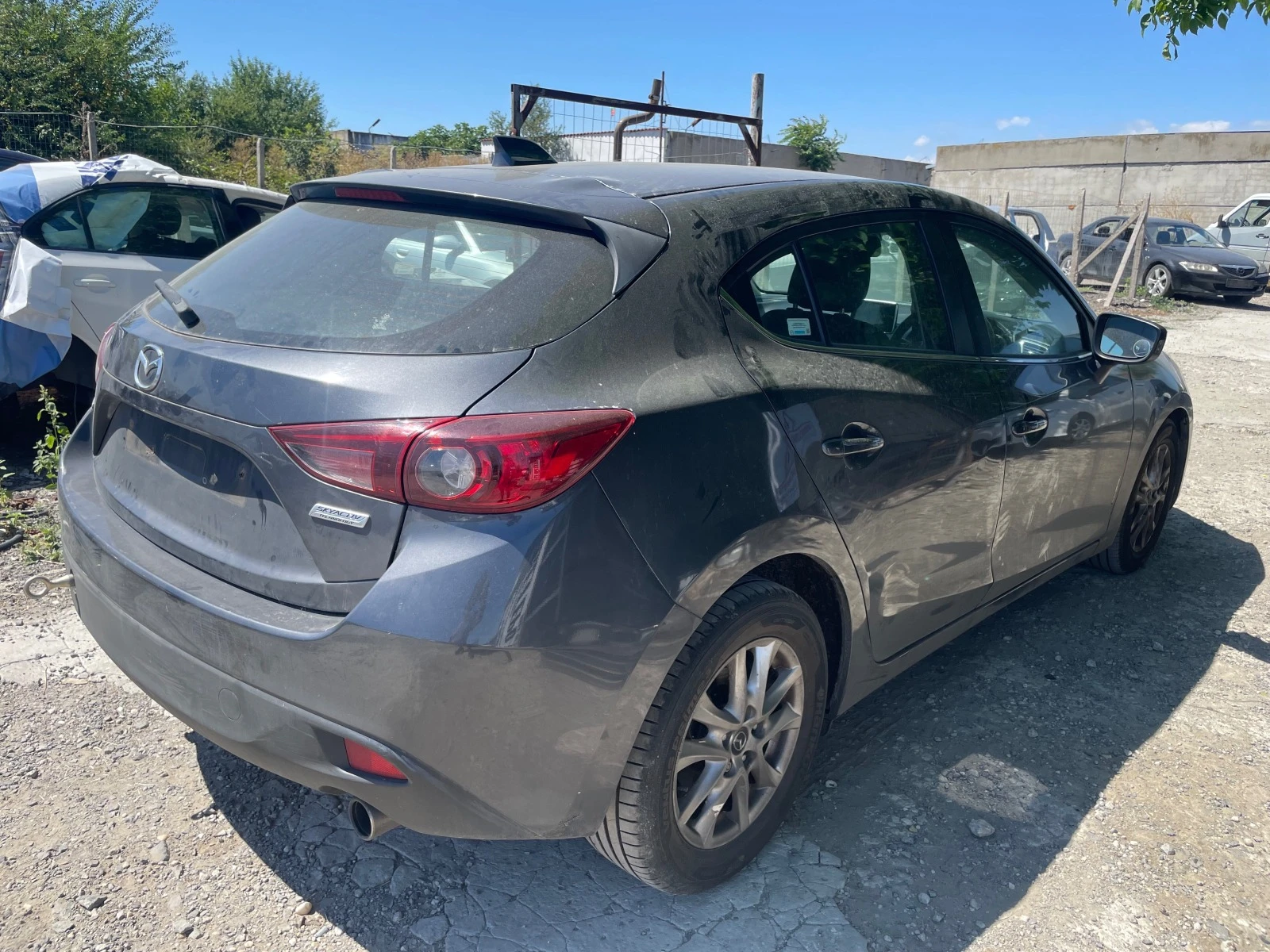 Mazda 3 2.2 - изображение 3