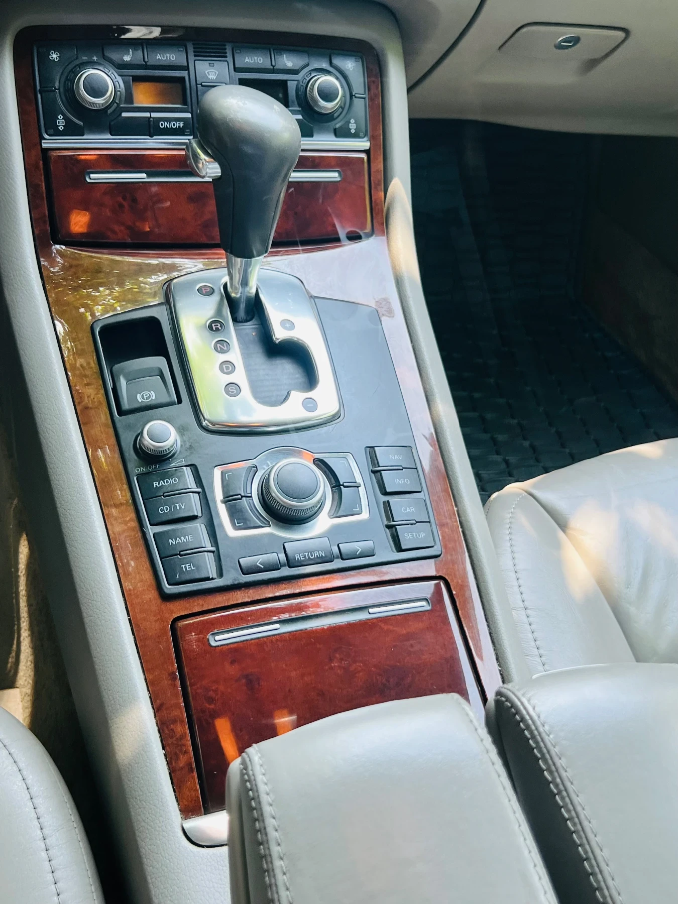 Audi A8 AUDI A8 3.0 dizel  - изображение 9