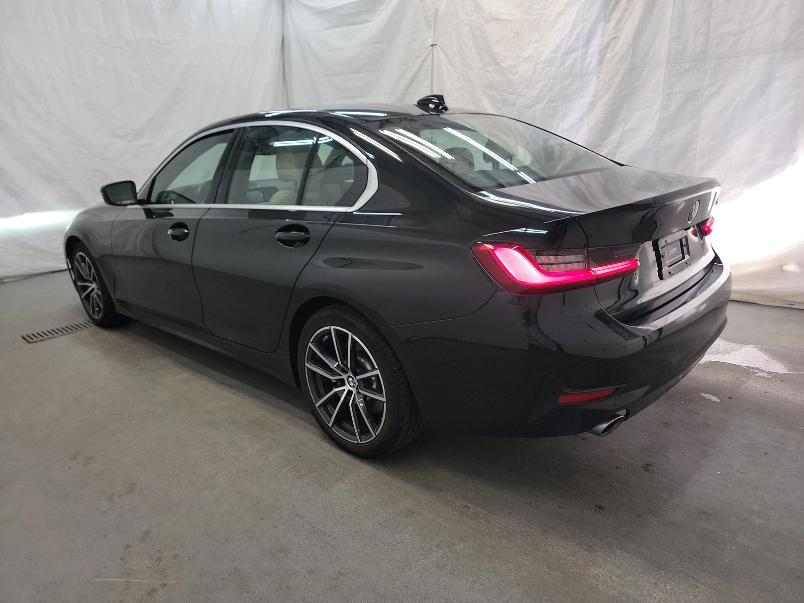 BMW 330 * DIGITAL* MEMORY* PANO*  - изображение 4