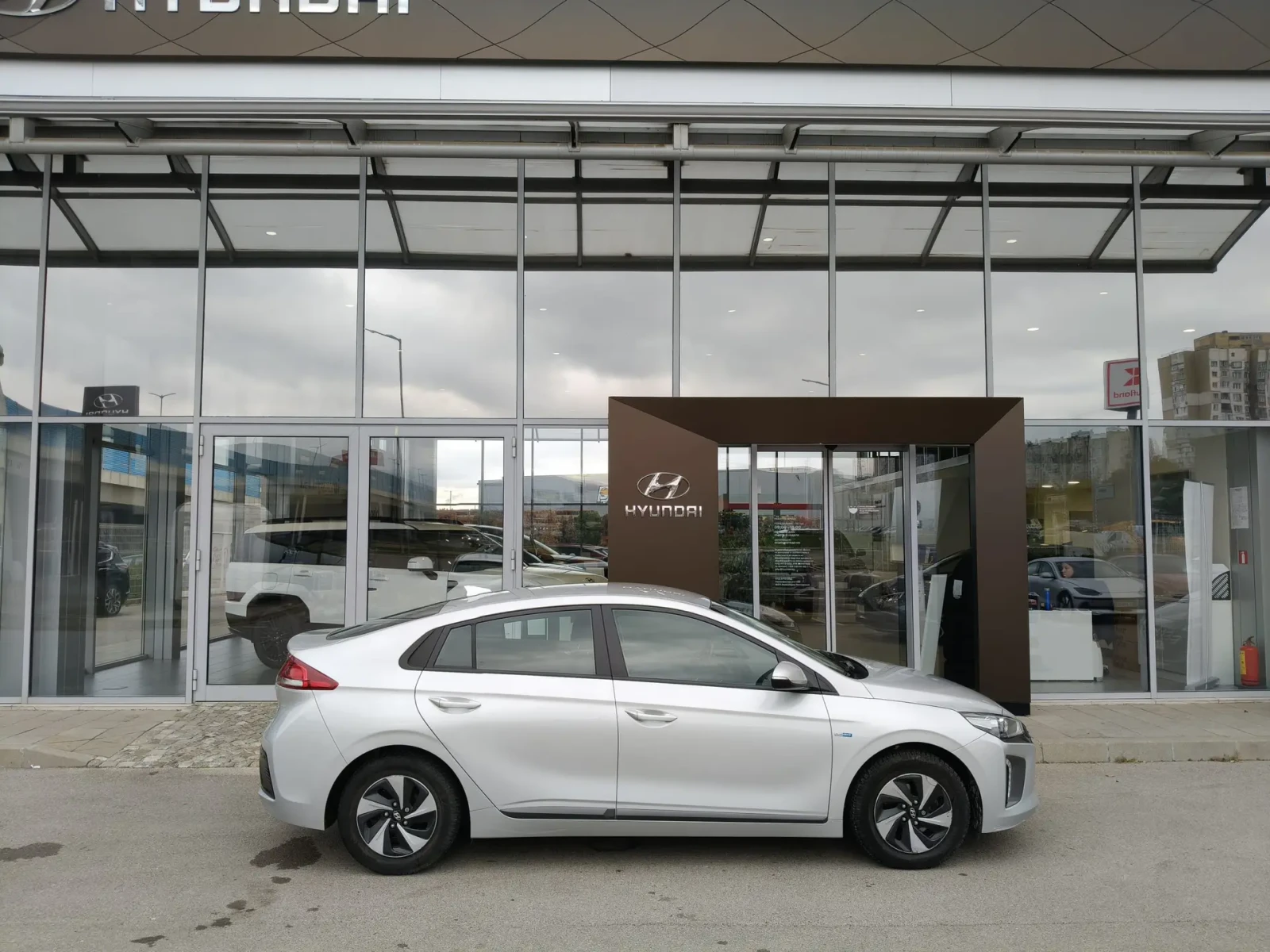 Hyundai Ioniq Comfort Hybrid | Mobile.bg   4