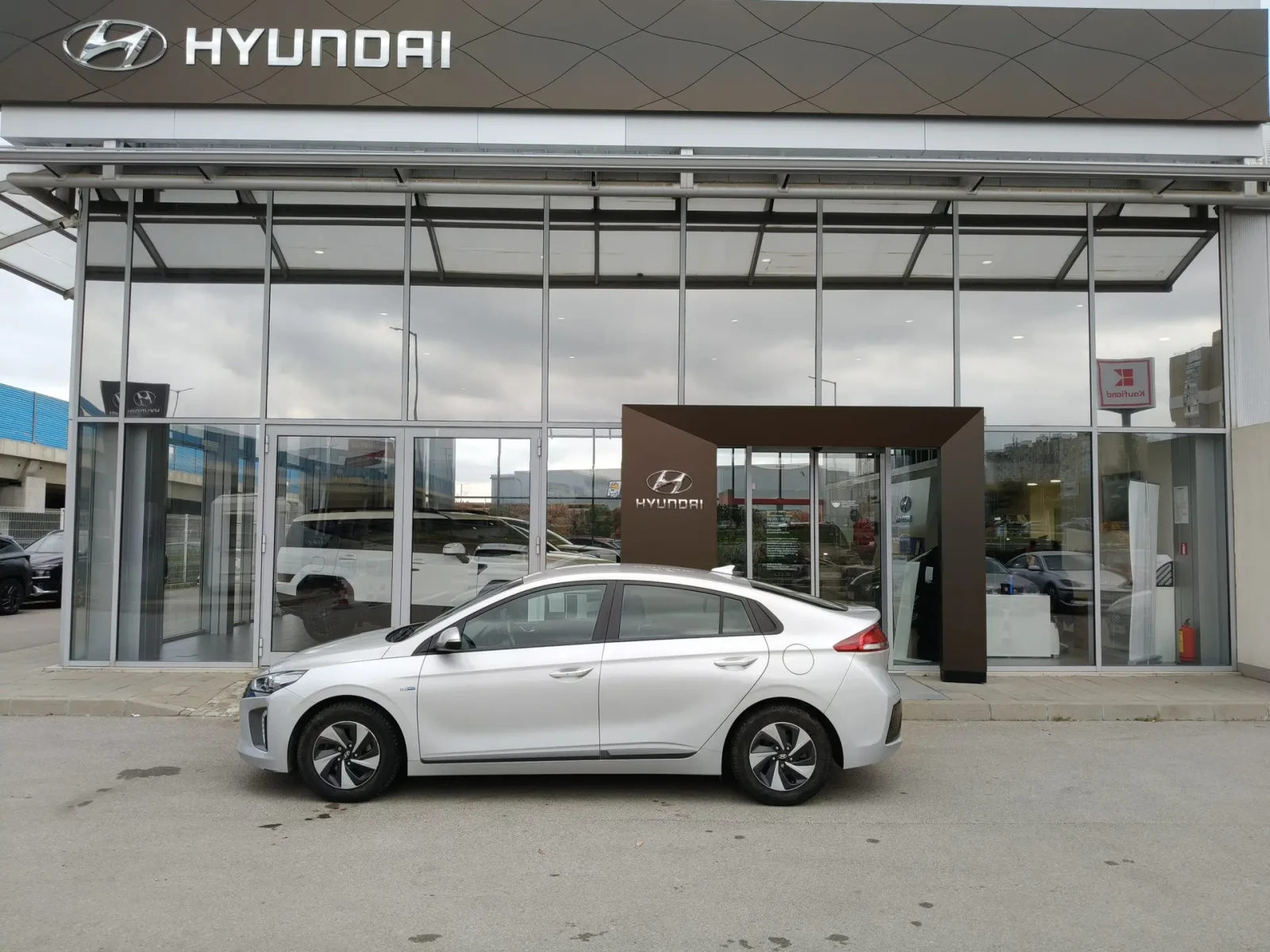 Hyundai Ioniq Comfort Hybrid | Mobile.bg   6