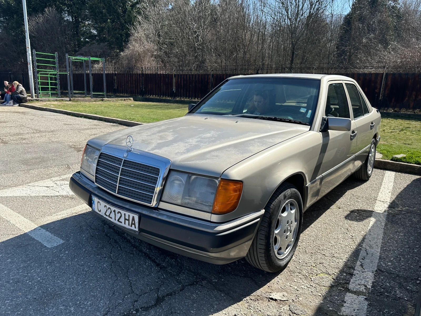 Mercedes-Benz 124 3.0, снимка 2 - Автомобили и джипове - 53974524