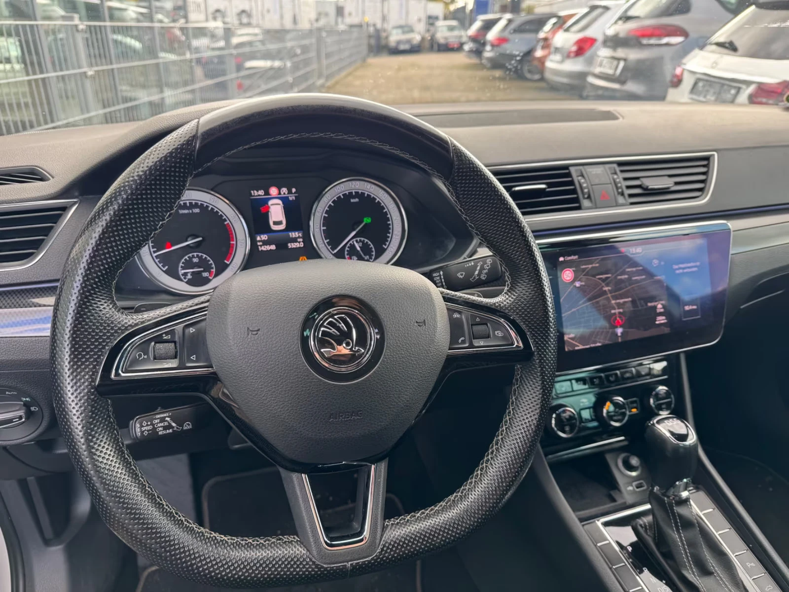 Skoda Superb SPORT-LINE/179HP/CAM/DSG/MEMO/LED/AMBI/128q, снимка 6 - Автомобили и джипове - 54112348