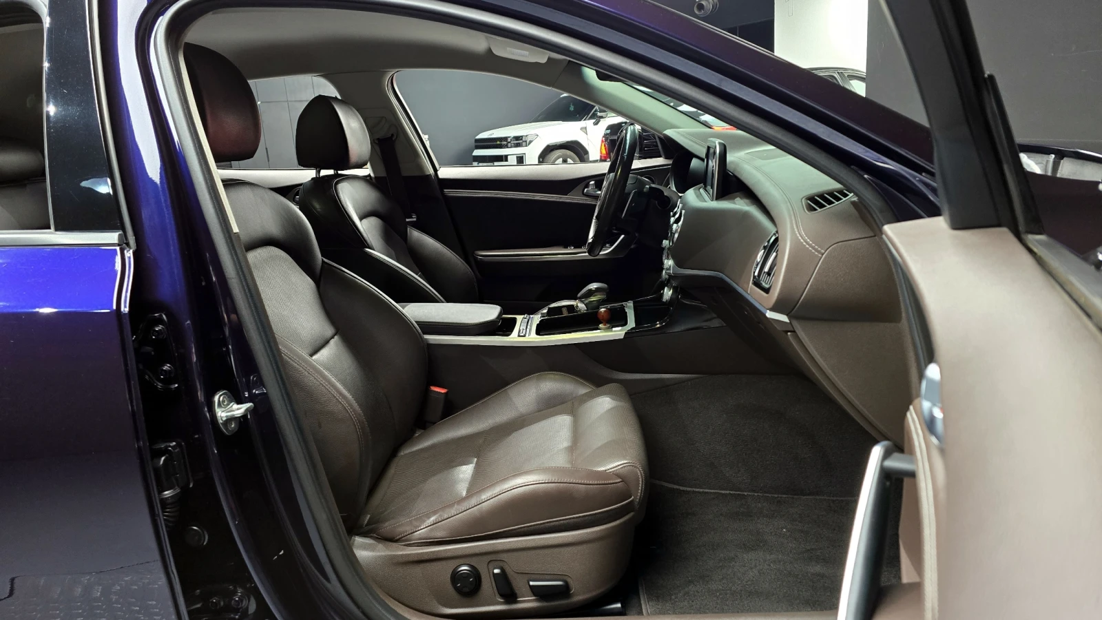 Kia Stinger 2.0T 2WD DREAM EDITION autogeorge.com, снимка 10 - Автомобили и джипове - 54123866