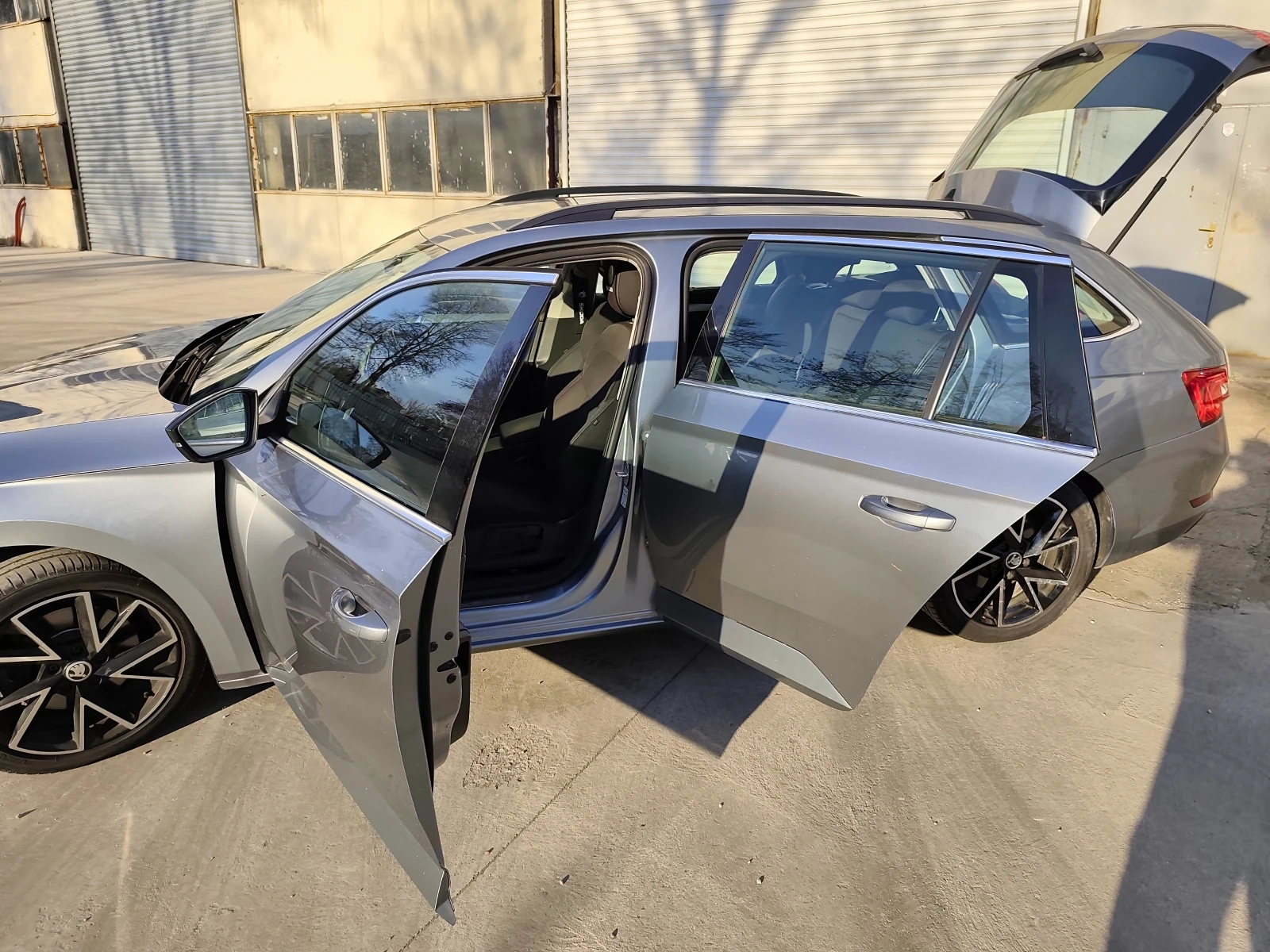 Skoda Superb, снимка 11 - Автомобили и джипове - 54258251